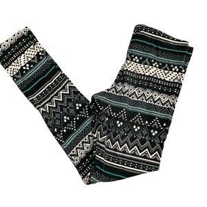 Full Tilt Juniors Leggings with Black, White, and Teal Tribal Pattern Size S